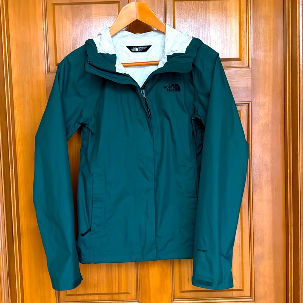 🌺 The North Face rain jacket XS